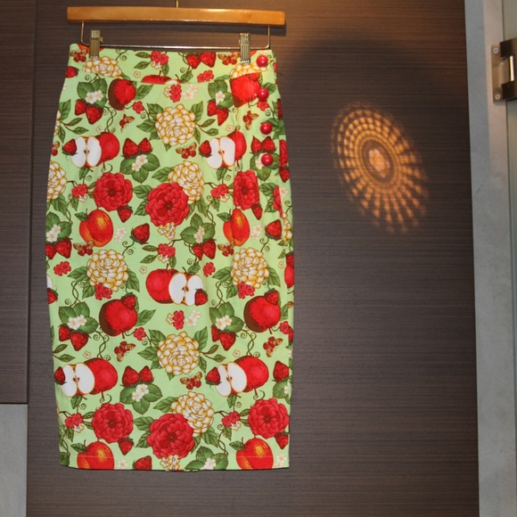 Voodoo Vixen Dresses & Skirts - A Fruity and Floral Pencil Skirt - 1950s Style